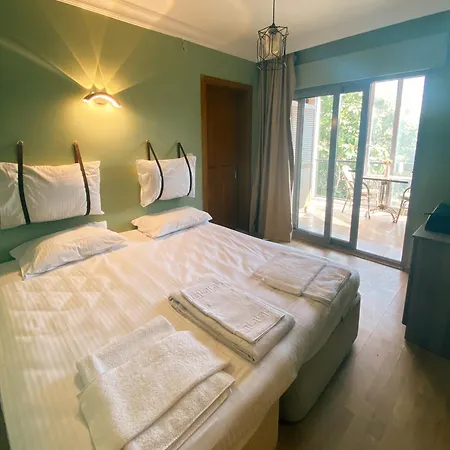 Limon Bed & Breakfast Cesme